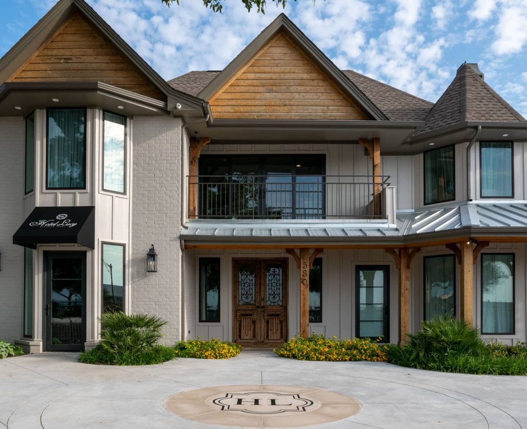 Boutique Hotel in Granbury, Texas Beach Access to Lake Granbury